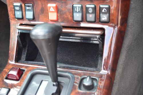 1991 Mercedes-Benz 500 SL (R129) à vendre (picture 27 of 99)