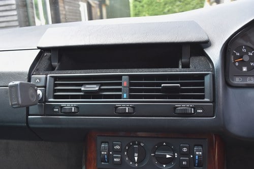 1991 Mercedes-Benz 500 SL (R129) à vendre (picture 30 of 99)