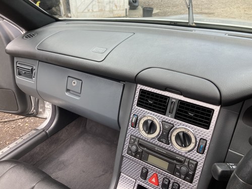 2002 Mercedes-Benz SLK 230 Te koop (foto 34 van 82)