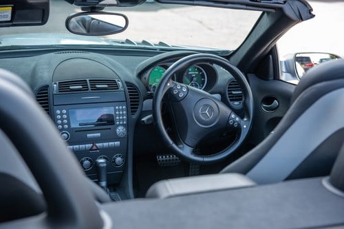 2004 Mercedes-Benz SLK55 AMG V8 (R171) For Sale (picture 35 of 128)