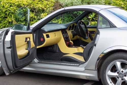 2001 Mercedes-Benz SLK230 Kompressor zum Verkauf (Bild 25 von 128)