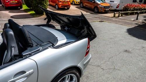 2002 Mercedes-Benz SLK32 AMG In vendita (immagine 76 di 163)