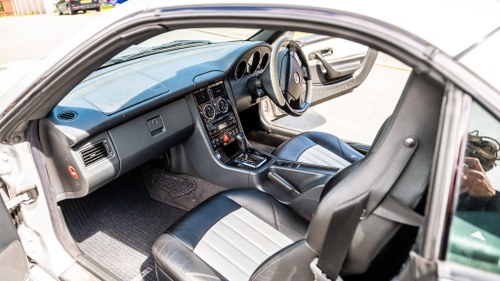 2002 Mercedes-Benz SLK32 AMG In vendita (immagine 43 di 163)