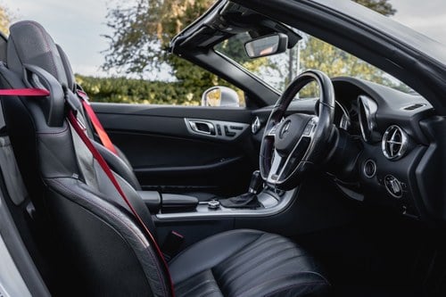 2011 Mercedes-Benz SLK350 AMG (R172) à vendre (picture 41 of 190)