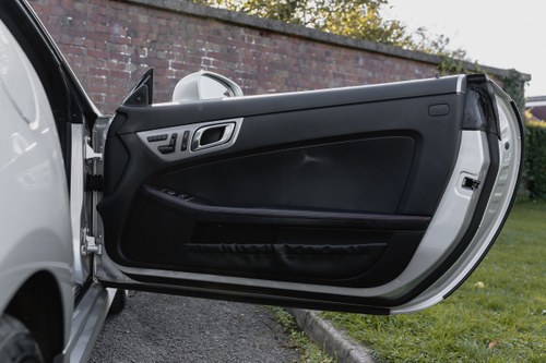 2011 Mercedes-Benz SLK350 AMG (R172) à vendre (picture 30 of 190)