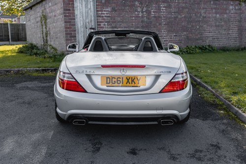 2011 Mercedes-Benz SLK350 AMG (R172) à vendre (picture 18 of 190)