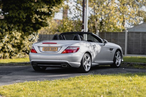 2011 Mercedes-Benz SLK350 AMG (R172) à vendre (picture 4 of 190)