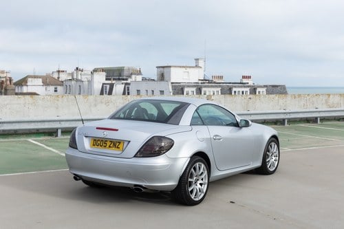 2005 Mercedes-Benz SLK 350 Te koop (foto 17 van 157)
