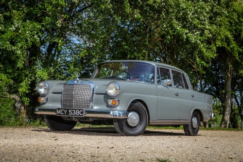1965 Mercedes-Benz 230 Fintail LHD - (W111) à vendre (picture 3 of 72)