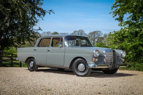 1965 Mercedes-Benz 230 Fintail LHD - (W111) à vendre (picture 12 of 72)