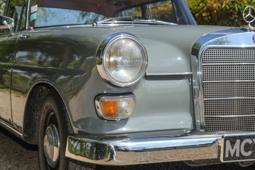 1965 Mercedes-Benz 230 Fintail LHD - (W111) à vendre (picture 47 of 72)