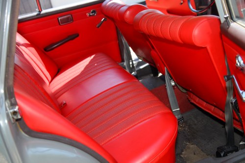 1965 Mercedes-Benz 230 Fintail LHD - (W111) à vendre (picture 41 of 72)