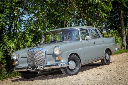 1965 Mercedes-Benz 230 Fintail LHD - (W111) à vendre (picture 7 of 72)