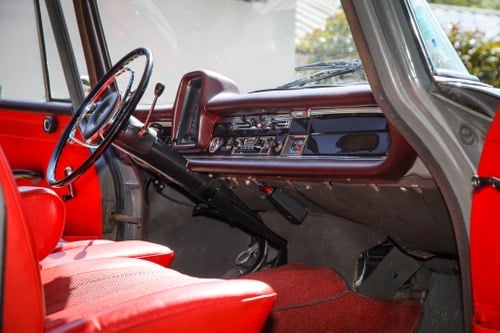 1965 Mercedes-Benz 230 Fintail LHD - (W111) à vendre (picture 34 of 72)