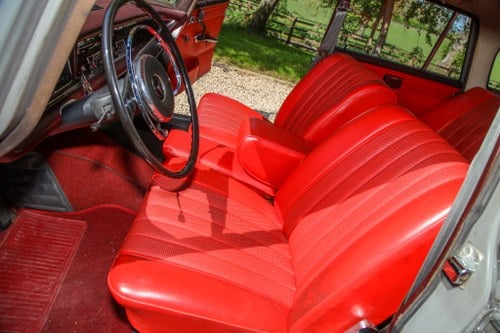 1965 Mercedes-Benz 230 Fintail LHD - (W111) à vendre (picture 33 of 72)