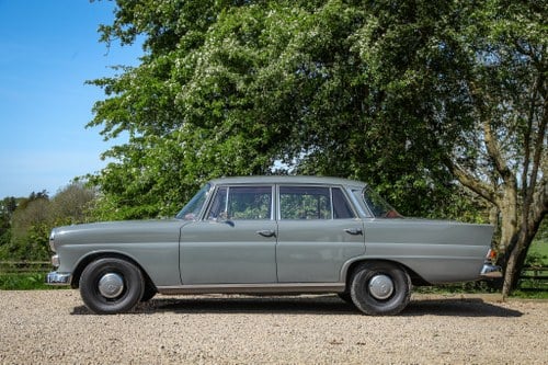 1965 Mercedes-Benz 230 Fintail LHD - (W111) à vendre (picture 10 of 72)