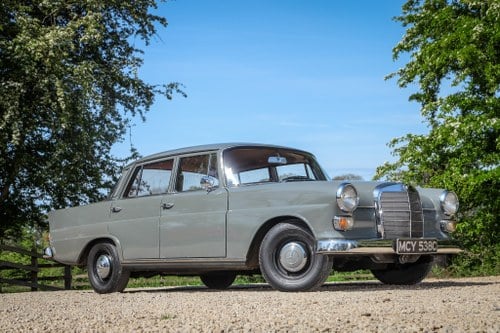 1965 Mercedes-Benz 230 Fintail LHD - (W111) à vendre (picture 14 of 72)