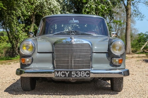 1965 Mercedes-Benz 230 Fintail LHD - (W111) à vendre (picture 8 of 72)
