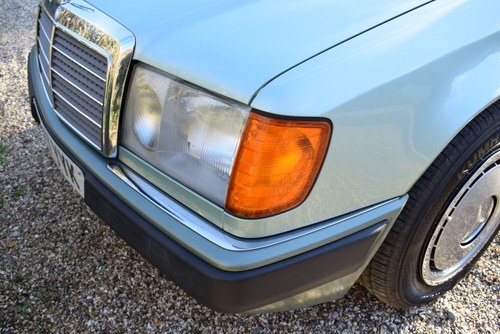 1991 Mercedes-Benz 230E Manual (W124) For Sale (picture 92 of 181)