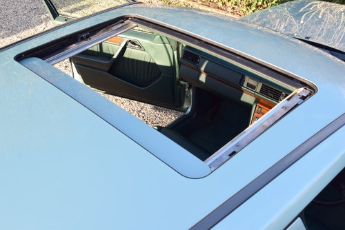 1991 Mercedes-Benz 230E Manual (W124) For Sale (picture 77 of 181)