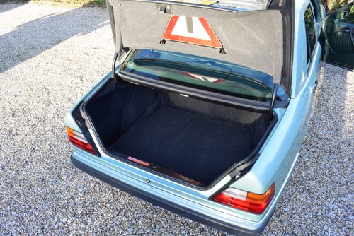 1991 Mercedes-Benz 230E Manual (W124) For Sale (picture 84 of 181)