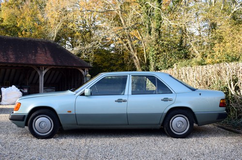 1991 Mercedes-Benz 230E Manual (W124) For Sale (picture 6 of 181)