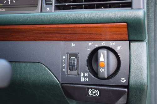 1991 Mercedes-Benz 230E Manual (W124) For Sale (picture 31 of 181)