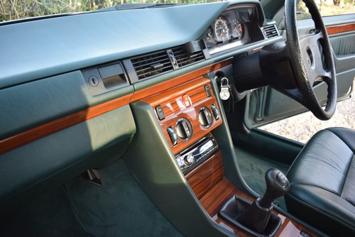 1991 Mercedes-Benz 230E Manual (W124) For Sale (picture 43 of 181)