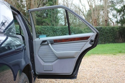 1992 Mercedes-Benz 260e (W124) En venta (imagen 50 de 174)