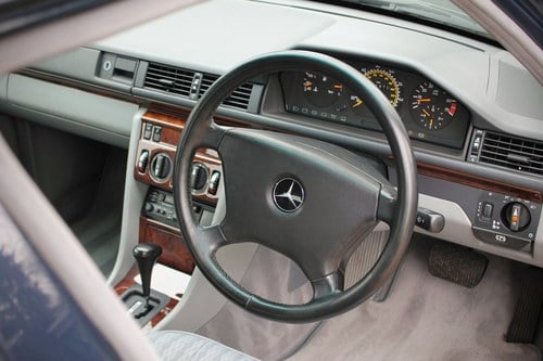 1992 Mercedes-Benz 260e (W124) En venta (imagen 34 de 174)