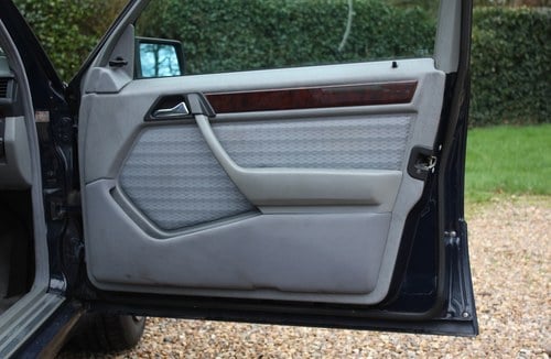 1992 Mercedes-Benz 260e (W124) En venta (imagen 25 de 174)