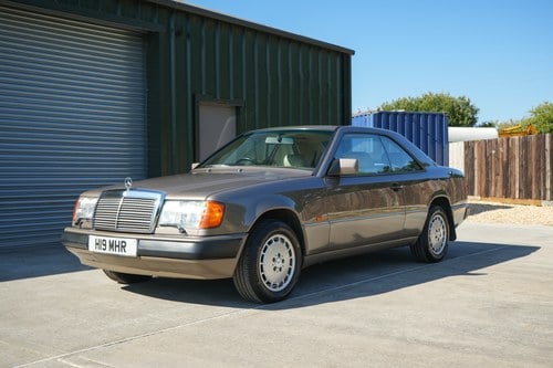 Mercedes-Benz W124 CE 300 Te koop (foto 1 van 84)