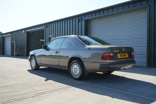 Mercedes-Benz W124 CE 300 Te koop (foto 17 van 84)