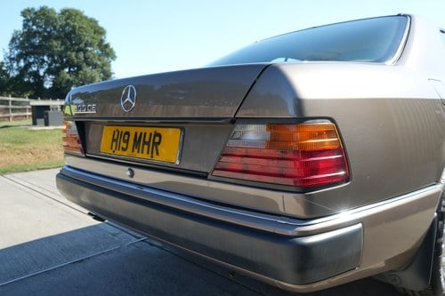 Mercedes-Benz W124 CE 300 Te koop (foto 52 van 84)