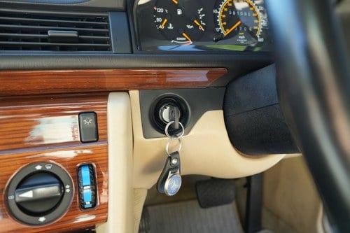 Mercedes-Benz W124 CE 300 Te koop (foto 37 van 84)