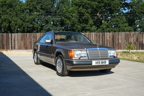 Mercedes-Benz W124 CE 300 Te koop (foto 4 van 84)