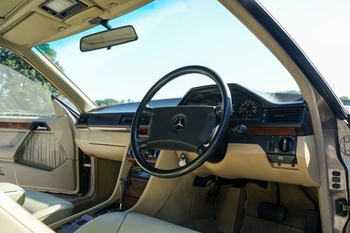 Mercedes-Benz W124 CE 300 Te koop (foto 23 van 84)