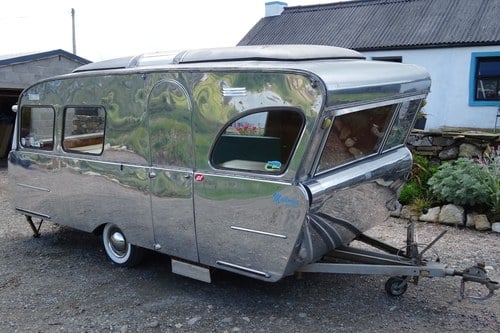 1964 La Tortue Mallorca Grand Luxe M3 Caravan In vendita (immagine 2 di 221)