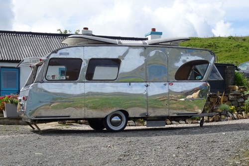 1964 La Tortue Mallorca Grand Luxe M3 Caravan In vendita (immagine 36 di 221)