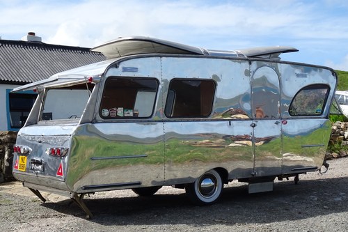 1964 La Tortue Mallorca Grand Luxe M3 Caravan In vendita (immagine 30 di 221)