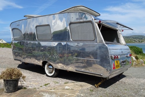 1964 La Tortue Mallorca Grand Luxe M3 Caravan In vendita (immagine 39 di 221)