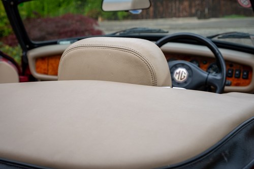 1994 MG RV8 En venta (imagen 90 de 247)