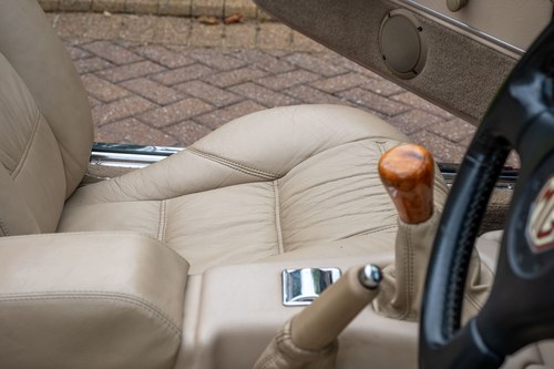 1994 MG RV8 En venta (imagen 50 de 247)