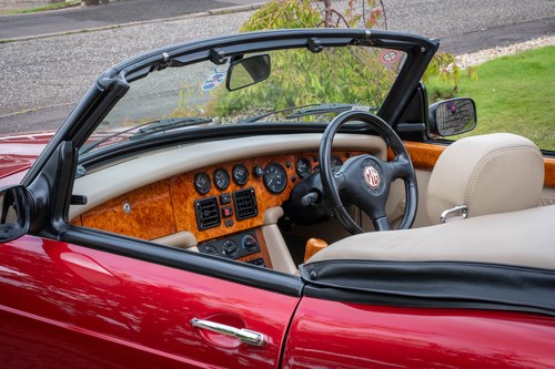 1994 MG RV8 En venta (imagen 49 de 247)