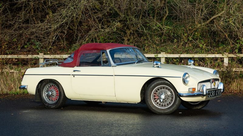 1962 MGB Roadster For Sale (picture 1 of 135)