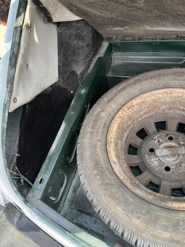 NO RESERVE - 1975 MGB GT Jubilee Edition Restoration Project In vendita (immagine 45 di 132)