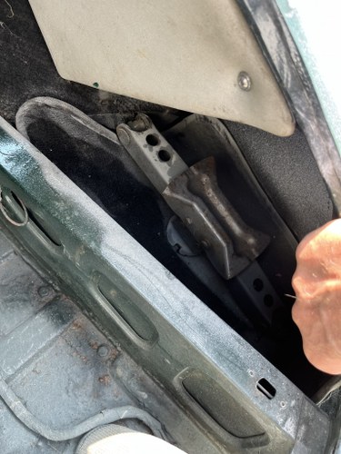 NO RESERVE - 1975 MGB GT Jubilee Edition Restoration Project In vendita (immagine 32 di 132)