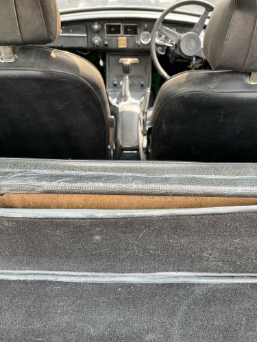 NO RESERVE - 1975 MGB GT Jubilee Edition Restoration Project In vendita (immagine 44 di 132)