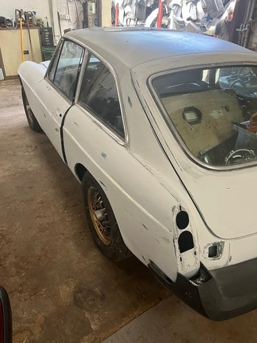 NO RESERVE - 1975 MGB GT Jubilee Edition Restoration Project In vendita (immagine 6 di 132)