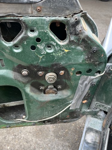 NO RESERVE - 1975 MGB GT Jubilee Edition Restoration Project In vendita (immagine 42 di 132)